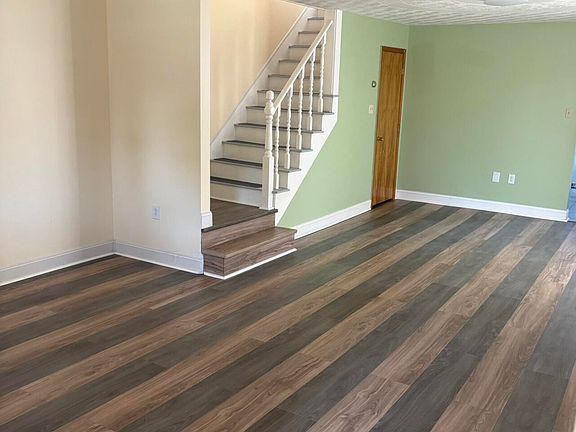 4th image of 659 Miller St