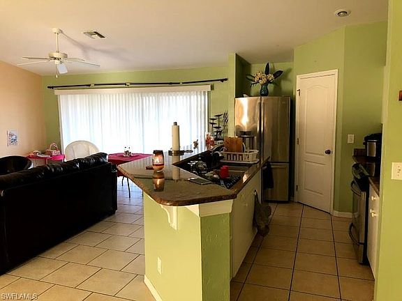 5th image of 3813 NE 9th Pl
