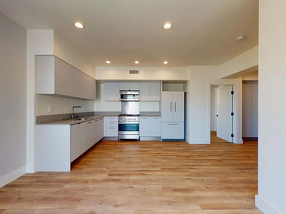 2nd image of 4807 Elmwood Ave #Abe17dc0c