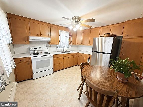 2nd image of 42 Groff Rd