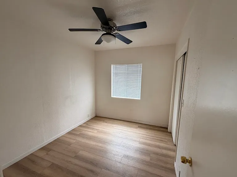211 S Desoto St — Photo 10