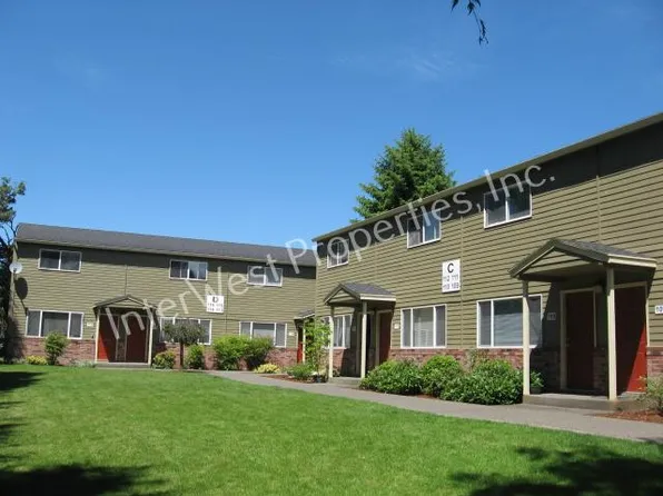16705 NE Halsey St APT 106, Portland, OR 97230