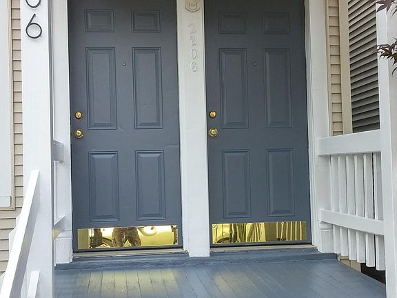4th image of 2206 N Southport Ave