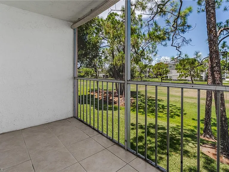 180 Turtle Lake Ct — Photo 2