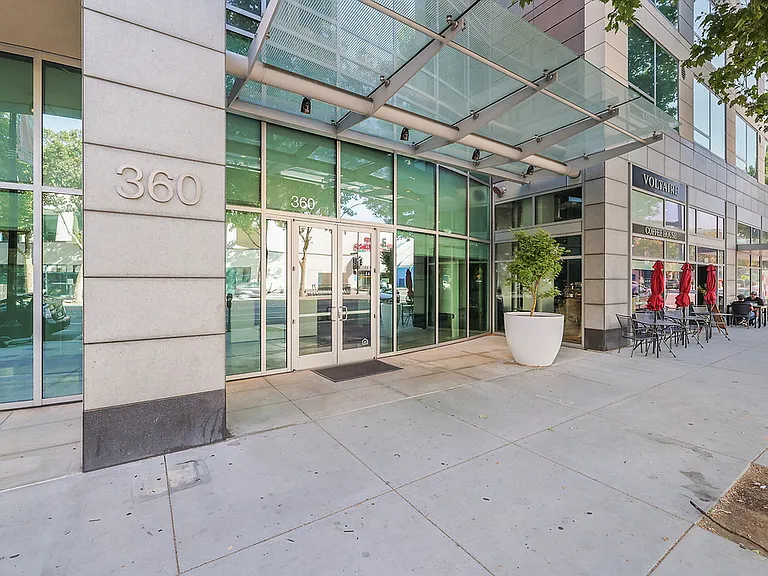 360 Residences — Photo 63