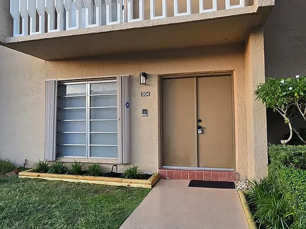 9400 SW 170th St #204, Palmetto Bay, FL 33157