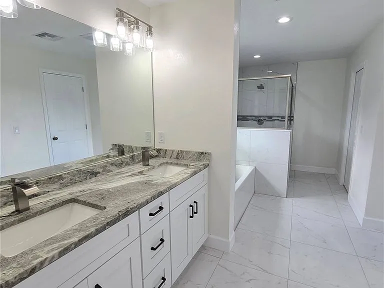124 Clinton Ave — Photo 8