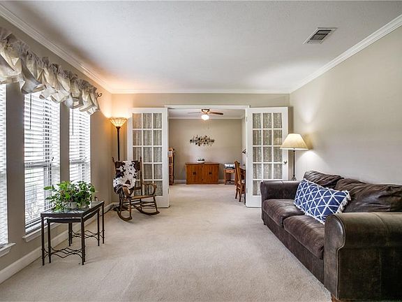 5th image of 2405 Northcrest Dr