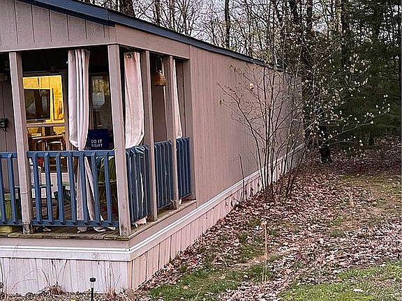2nd image of 245 Emelia St