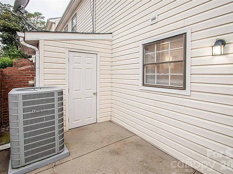 8839 Hunter Ridge Dr — Photo 22