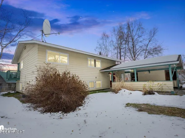 1921 Waldron Dr, Anchorage, AK 99507