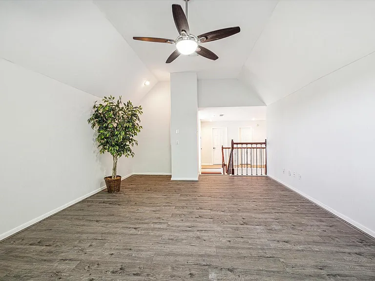2715 Oakland Dr — Photo 20