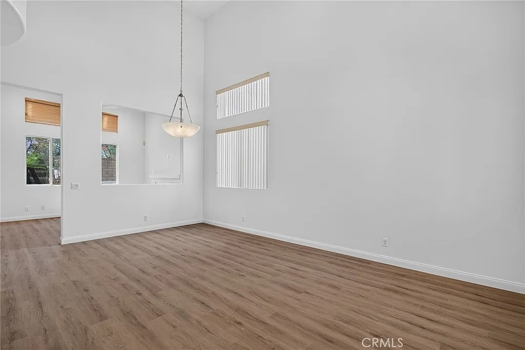3 bed, 2.5 bath, 1725 sqft, $6,250 — Photo 4