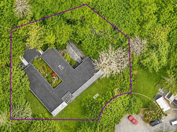 835 Wildwood Pl, West Vancouver, BC V7S 1P2