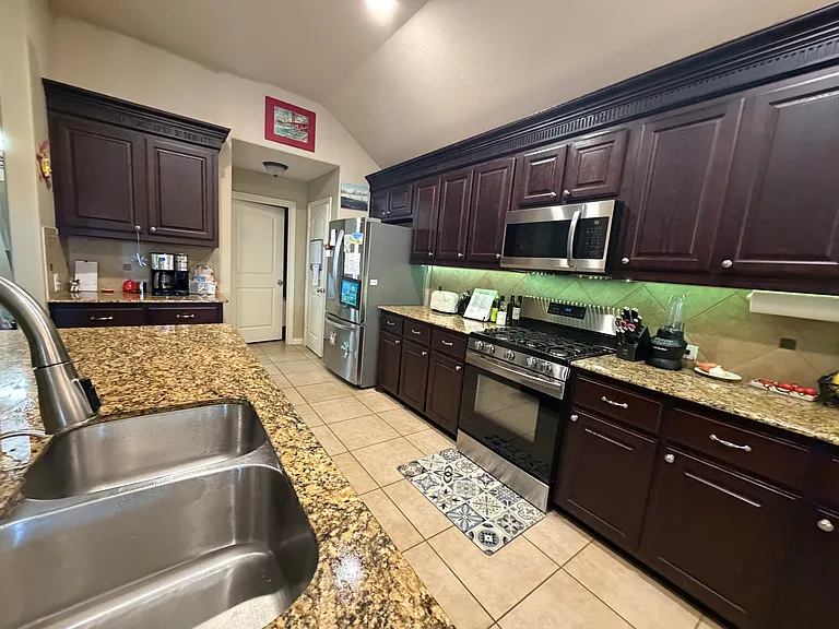 8100 Mountain Cedar Dr — Photo 9