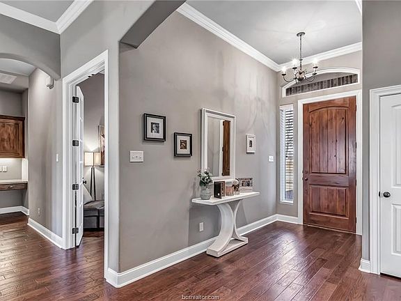 3rd image of 3316 Lewisburg Ct