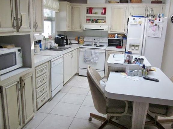 4th image of 19702 Woodfield Cir #145