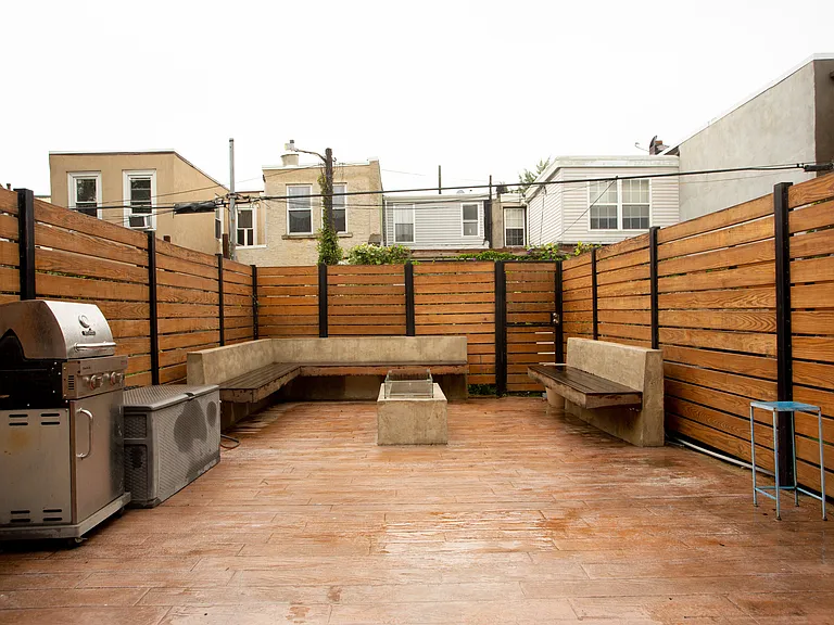 2404 E Cumberland St — Photo 36