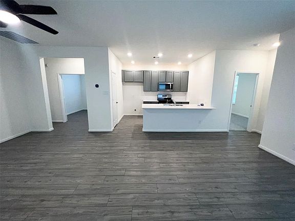 2nd image of 8119 Shelter Bay Ln