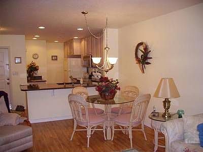 4th image of 1029 Country Club Dr