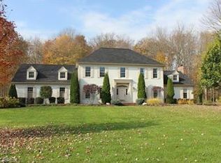 6414 Canterbury Dr, Hudson, OH 44236