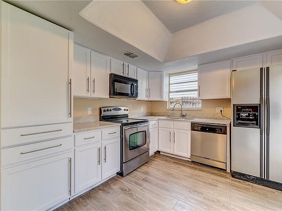 5th image of 10723 Glen Ellen Dr