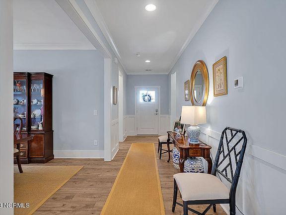 5th image of 5865 Park West Circle