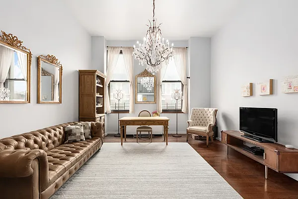 Rented by Compass | media 25