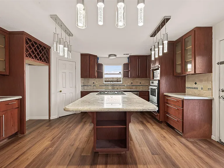 15910 Clayton Bend Dr — Photo 18