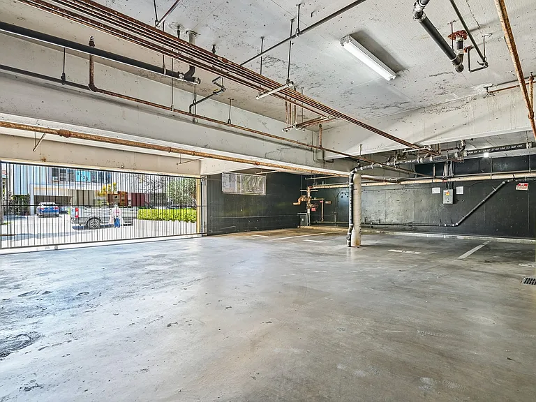 El Dorado - 1342 N. Fuller Avenue — Photo 14