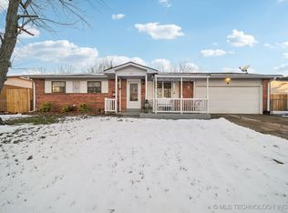 314 N Elm Pl, Owasso, OK 74055
