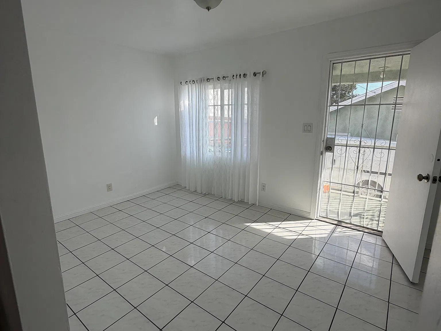 1 bed, 750 sqft, $2,000 — Photo 4
