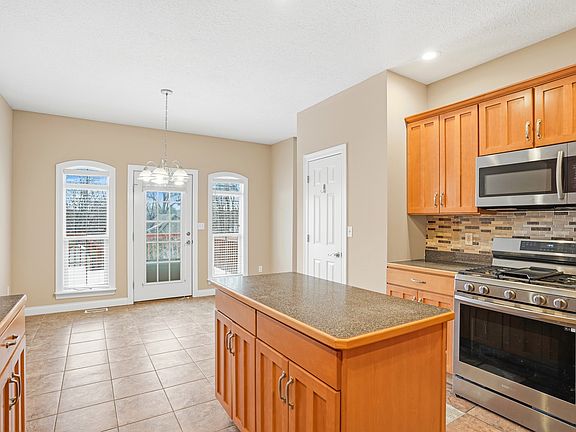 3rd image of 4209 Grant Ln