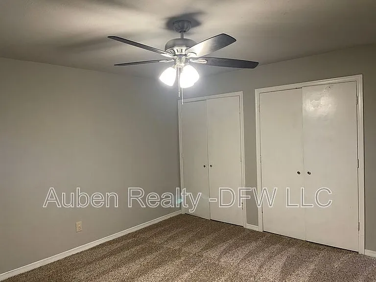930 Lindy Ct — Photo 10