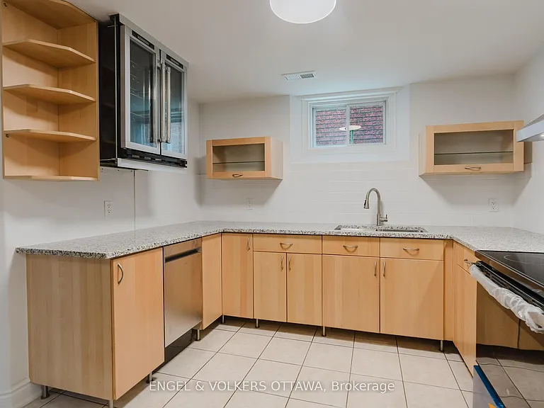1649 Rosebella Ave #B — Photo 27