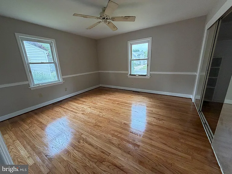 520 Fairview Ave — Photo 6