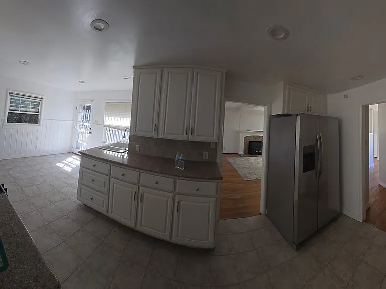 2090 Esperanza Dr — Photo 2