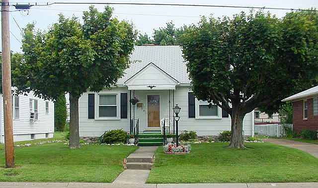 1st image of 811 E 19th St