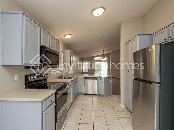 4th image of 4330 E Birchwood Cir