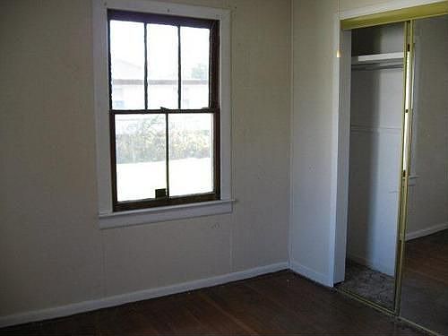 5th image of 260 N Van Ave