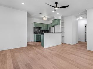 1137 N Leverett Ave #202, Fayetteville, AR 72703