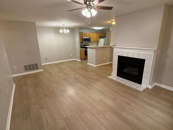 5th image of 14702 Lenox Dr #102