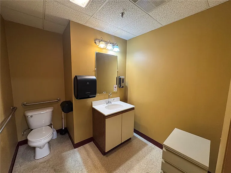 665 Philadelphia St #100 — Photo 9