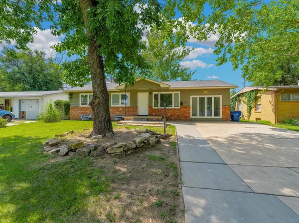1207 E Fortuna St, Wichita, KS 67216