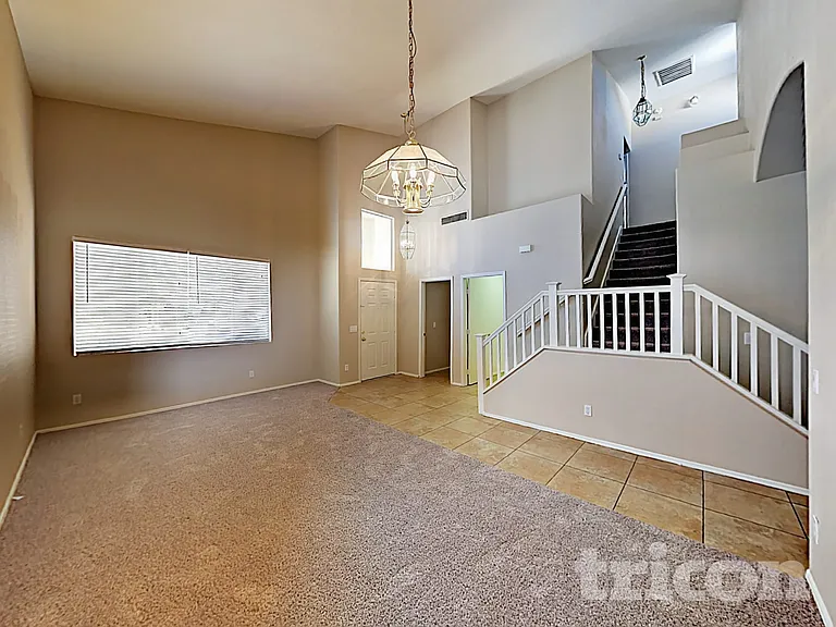 16264 W Lincoln St — Photo 4