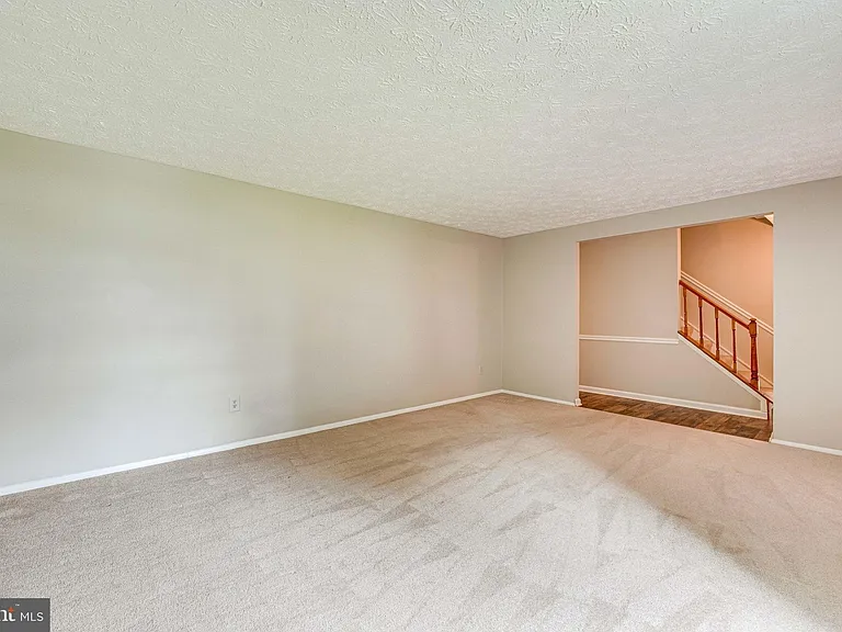 3381 Monarch Ln — Photo 9