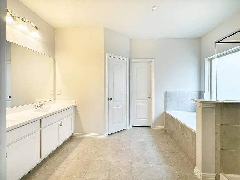 23610 Carducci Dr — Photo 19