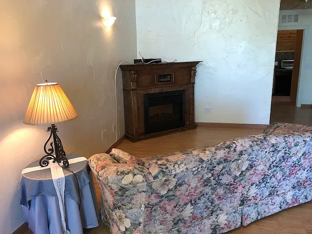 2 bed, 950 sqft, $1,440 — Photo 2