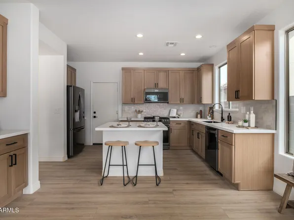 1821 W KURALT Drive, Anthem, AZ 85086