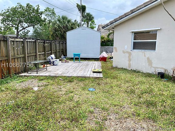 5th image of 4300 NW 9th Ct